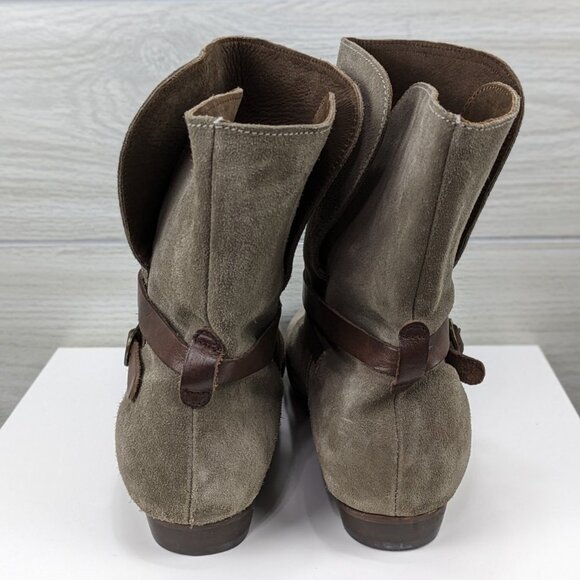 Eric Michael Suede Pull on Ankle Boot - Picture 6 of 8